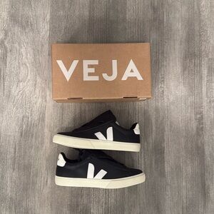 VEJA Campo Chromefree Leather Sneakers